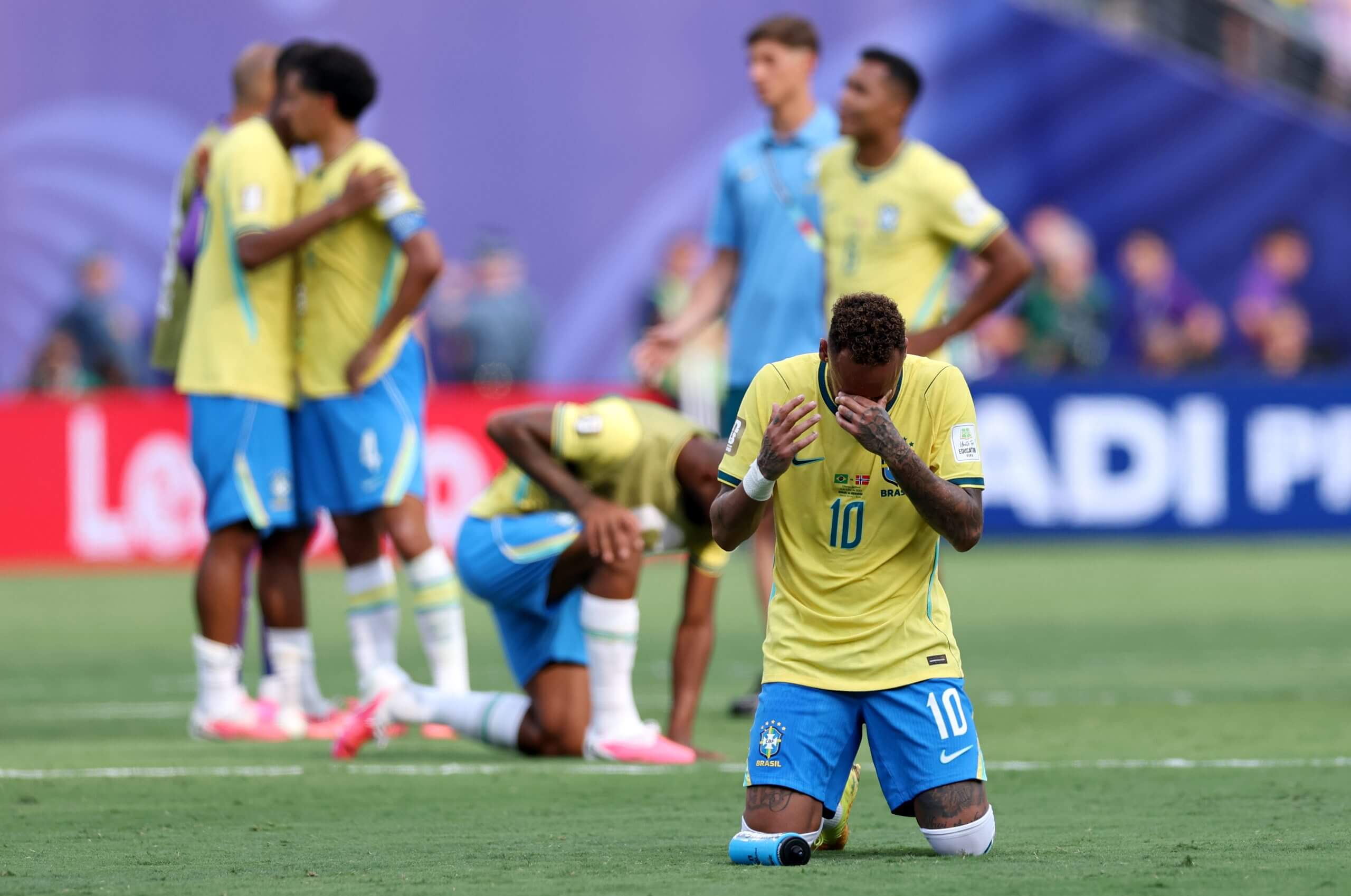 Neymar sinks to his knees in tears following Brazil's elimination to Norway