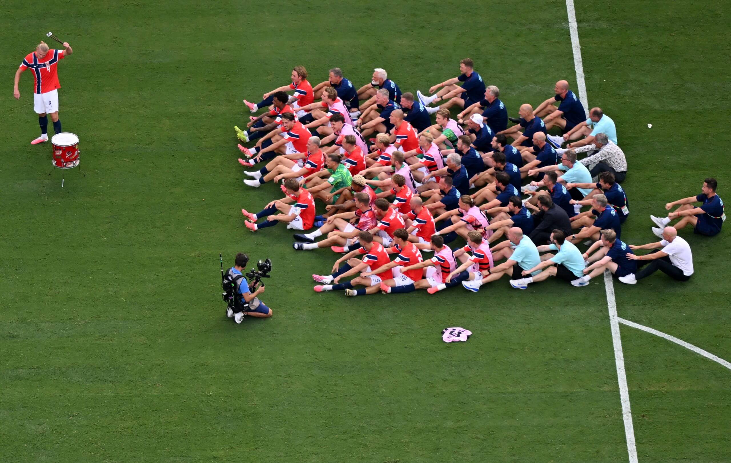 Erling Haaland bangs the drum as the Norway squad perform their 'row'