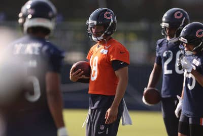 Chicago Bears offense sputters, linebacker Devin Bush flashes his speed