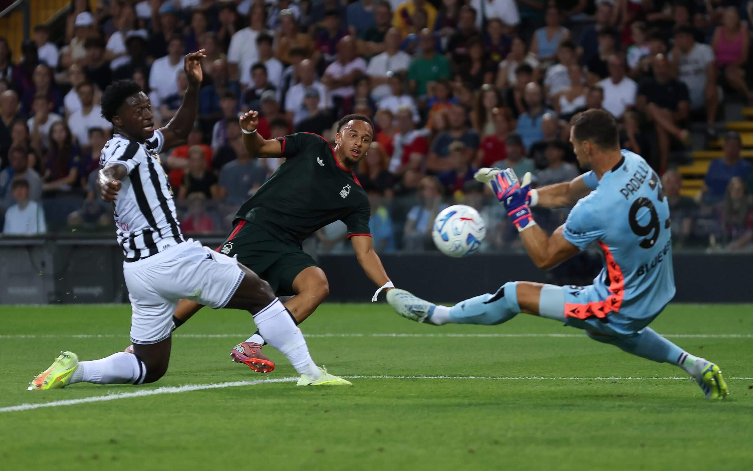 Nottingham Forest's Eric Moreira fires a shot at Udinese goalkeeper Daniele Padelli