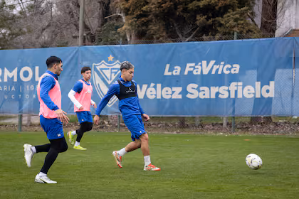 El "morfoVélez” es una metodología que tiene a la pelota como eje y busca que el chico aprenda los mismos conceptos desde Infantiles hasta Juveniles