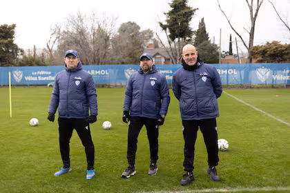 Marcelo Bravo llegó a Vélez en Infantiles, pasó por Inferiores y Reserva hasta alcanzar la Primera y, tras su retiro, hizo el mismo camino como entrenador