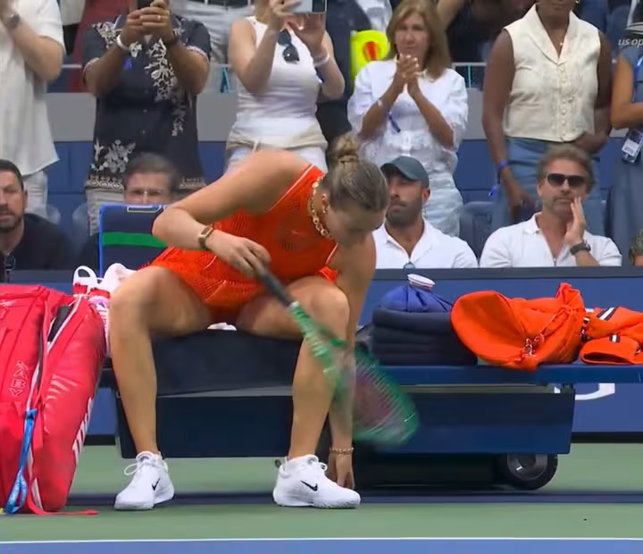 Sabalenka rompe la raqueta